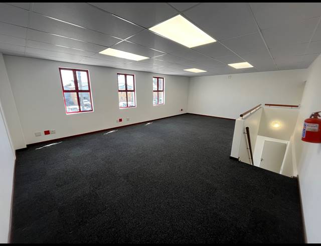 330M² WAREHOUSE TO LET IN KILLARNEY GARDENS